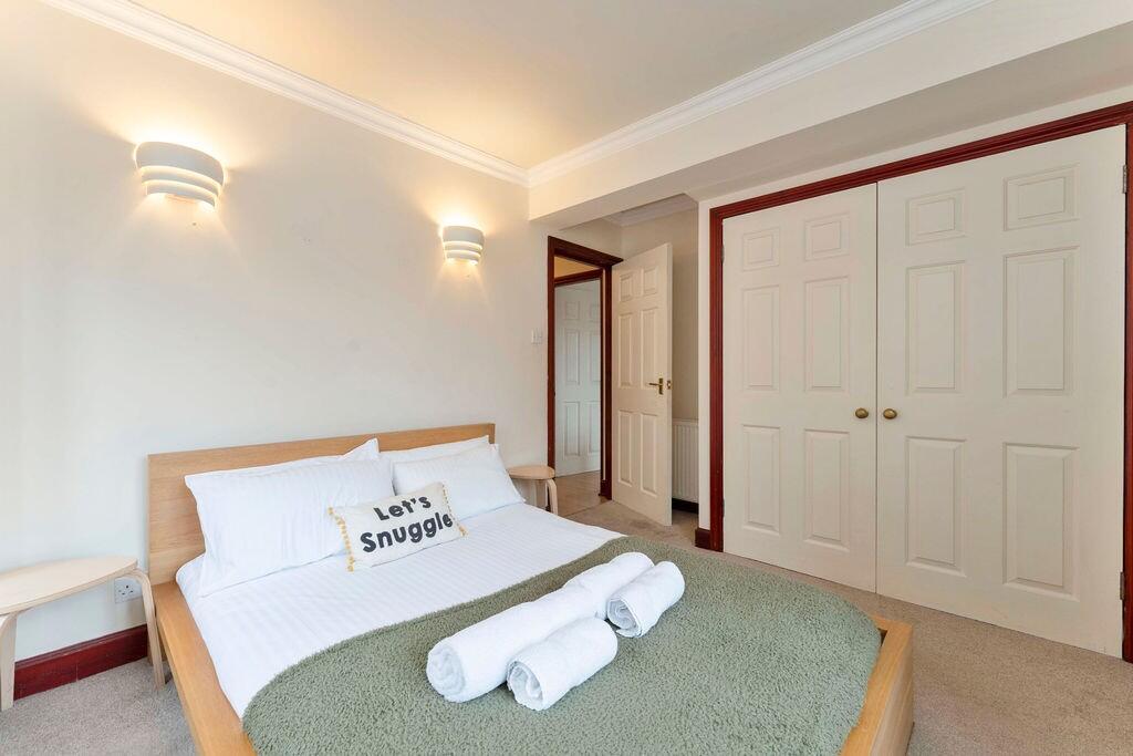 Maritime Street, Edinburgh, EH6 - 3