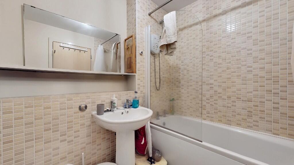 Dalveen Street, Glasgow, G32 - 23