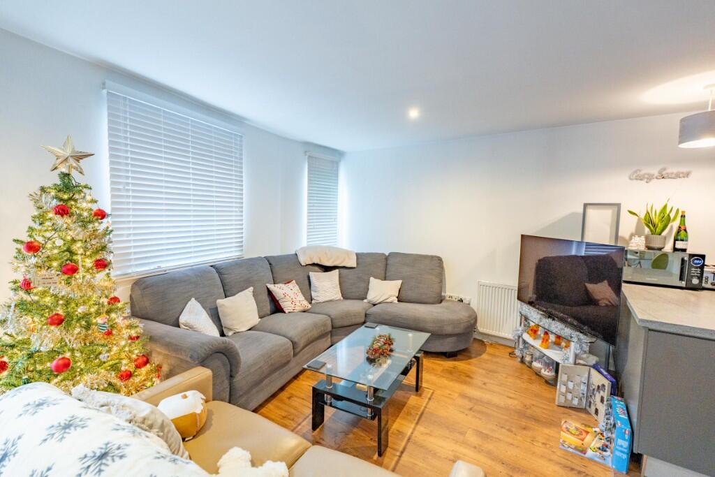 7 Balmoral Terrace, Aberdeen, AB10 - 16