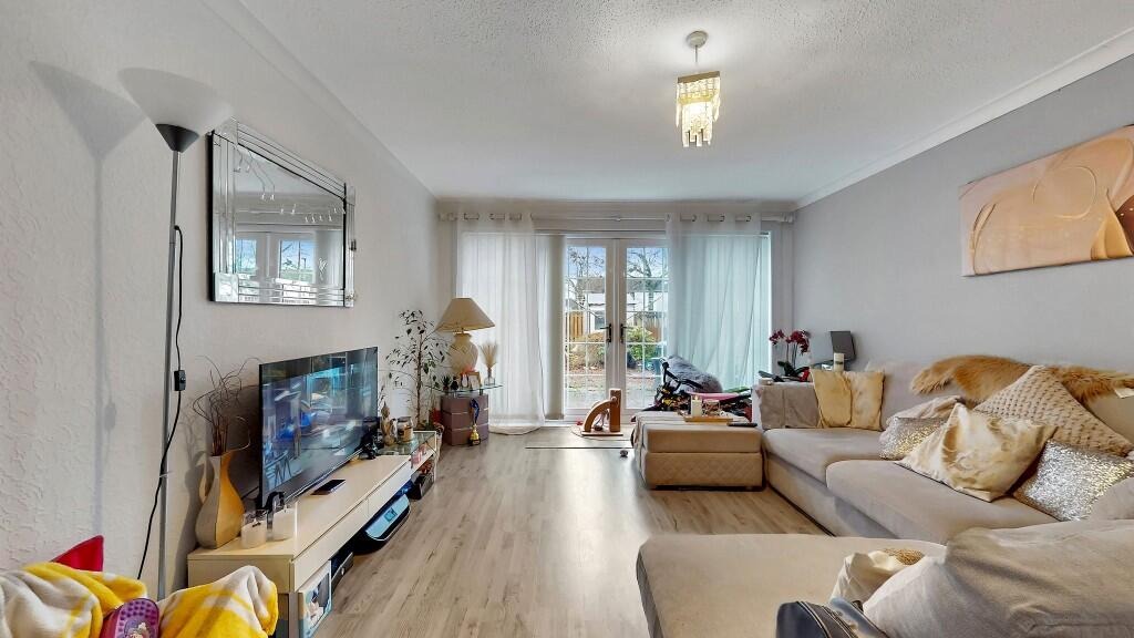 Cambusdoon Place, Kilwinning, Ayrshire, KA13 - 8