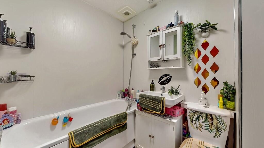 Cambusdoon Place, Kilwinning, Ayrshire, KA13 - 20