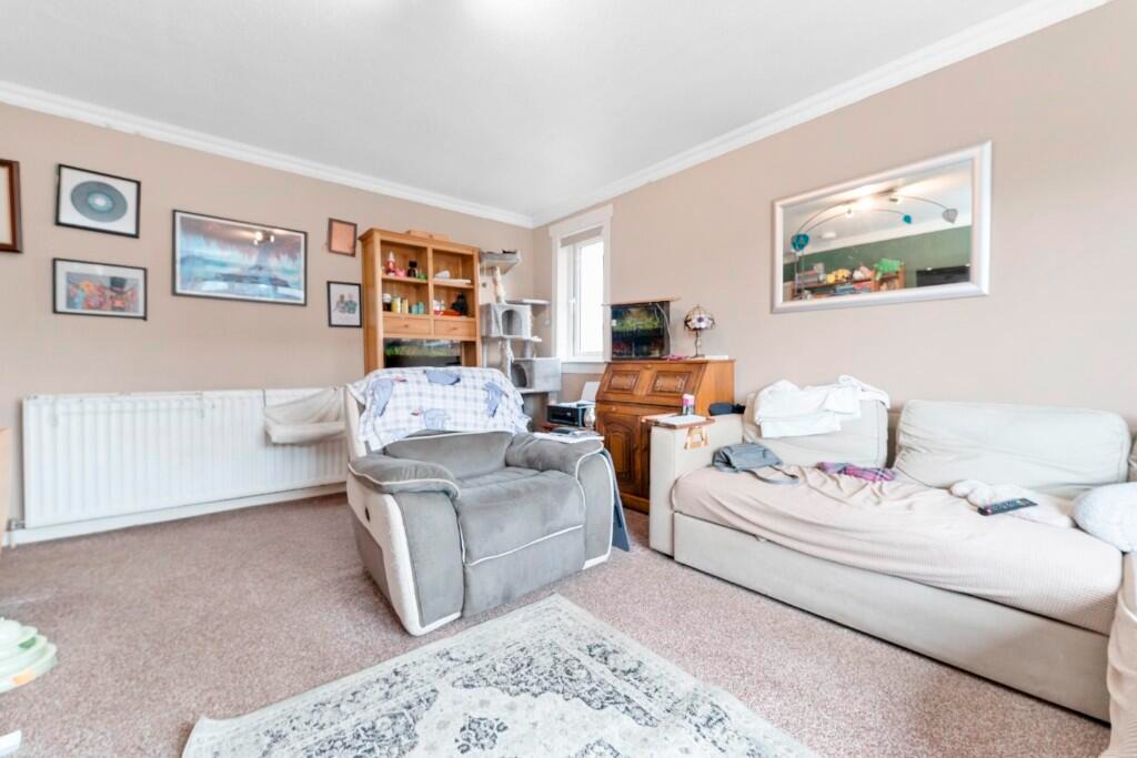 St. Columba Gardens, Dundee, DD3 - 3