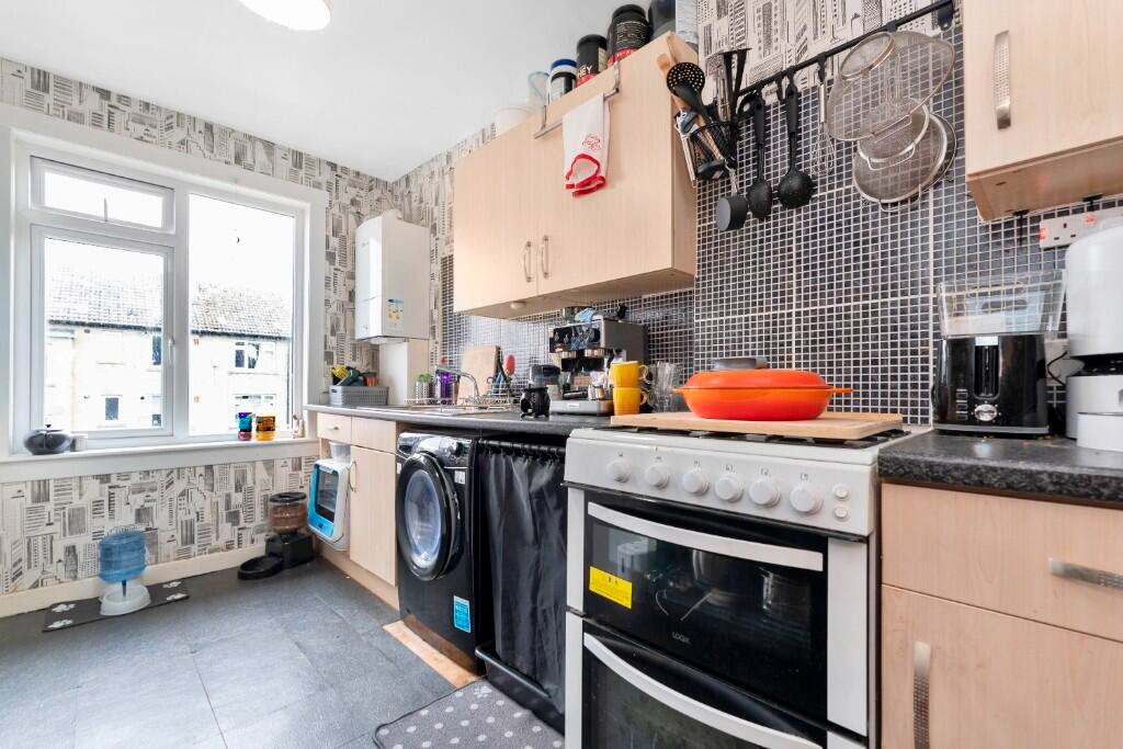 St. Columba Gardens, Dundee, DD3 - 6