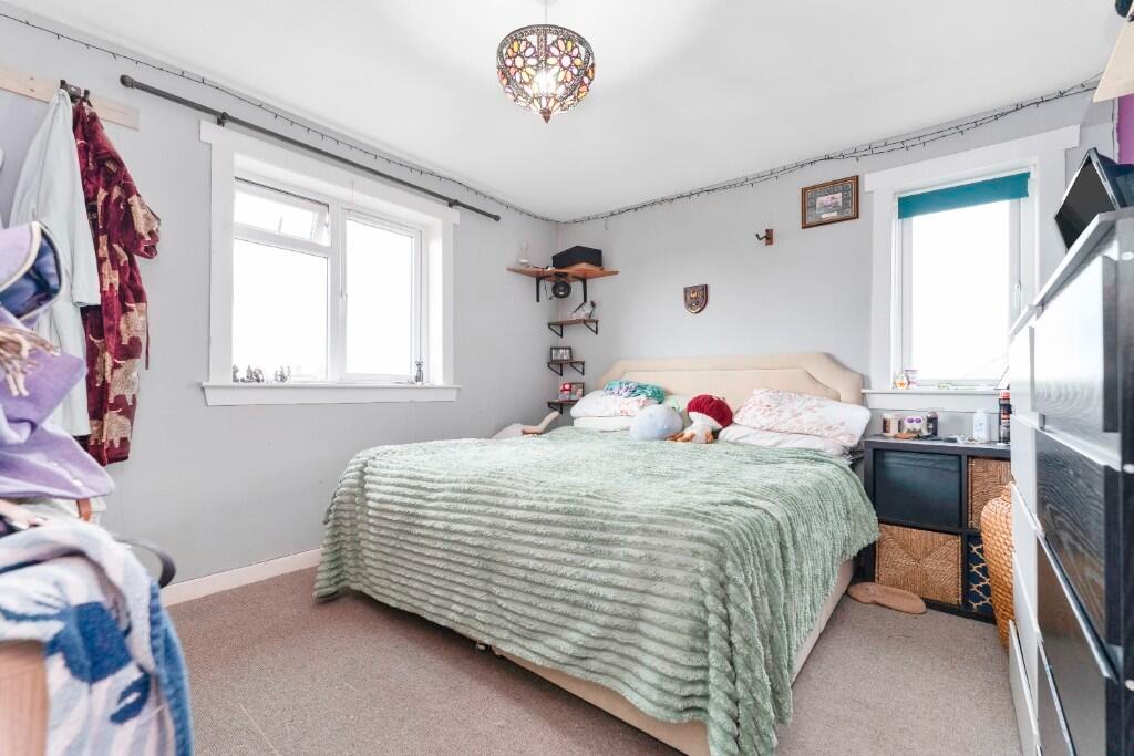 St. Columba Gardens, Dundee, DD3 - 10