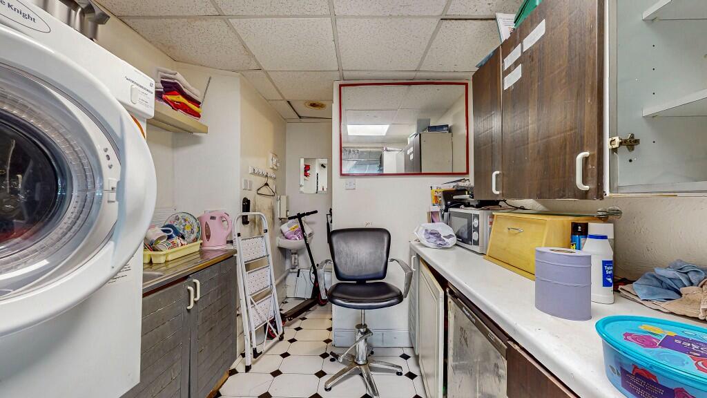 Moss Street, Paisley, PA1 - 1