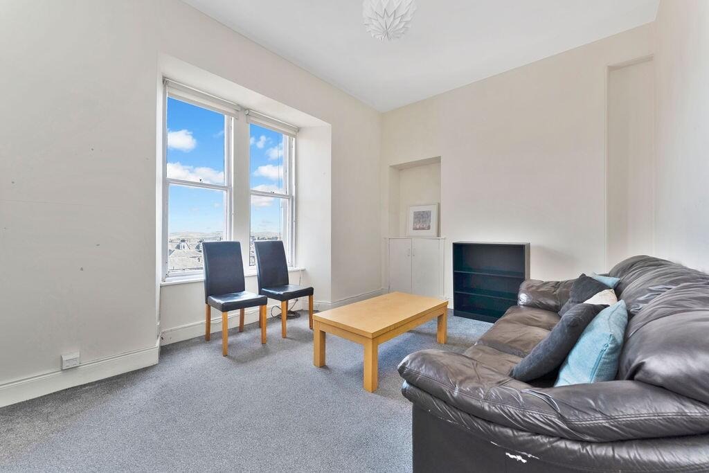 Step Row, Dundee, DD2 - 6