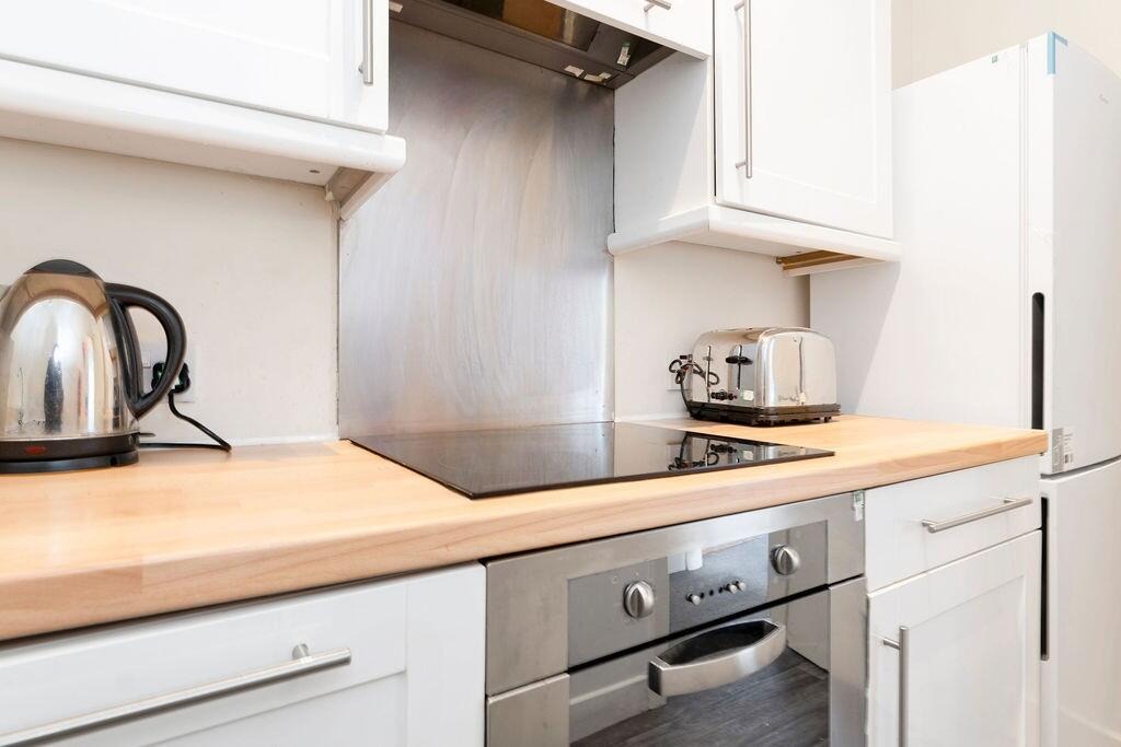 Step Row, Dundee, DD2 - 10