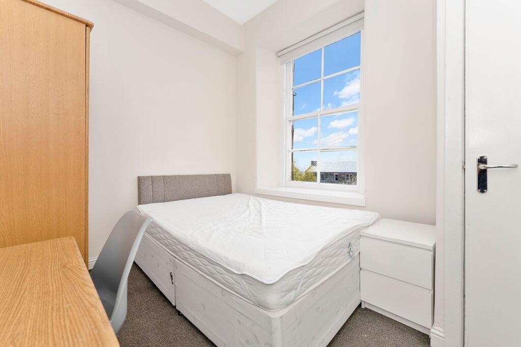 Step Row, Dundee, DD2 - 12