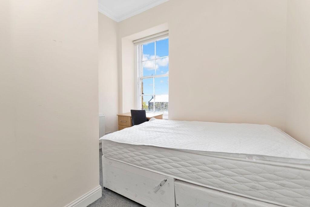 Step Row, Dundee, DD2 - 16