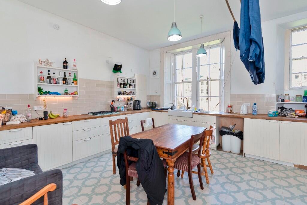 Bernard Terrace, Edinburgh, EH8 - 4