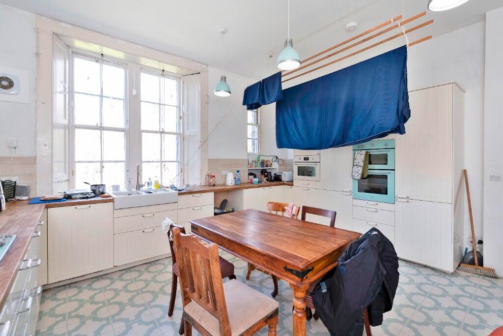 Bernard Terrace, Edinburgh, EH8 - 5