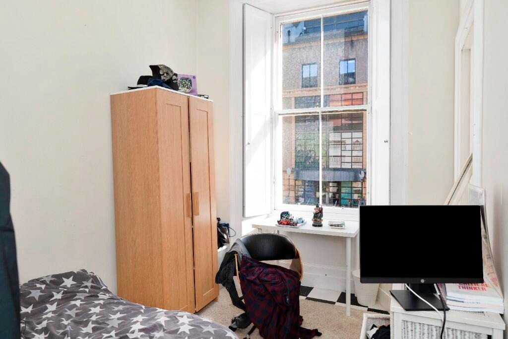 Bernard Terrace, Edinburgh, EH8 - 8