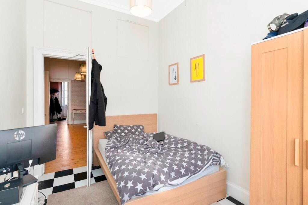 Bernard Terrace, Edinburgh, EH8 - 9