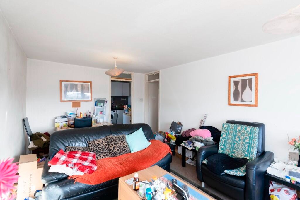 Calder Grove, Edinburgh, EH11 - 15