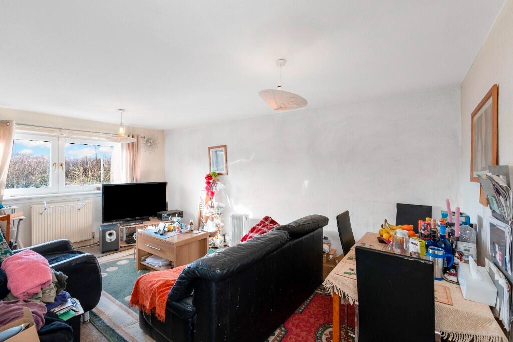 Calder Grove, Edinburgh, EH11 - 16