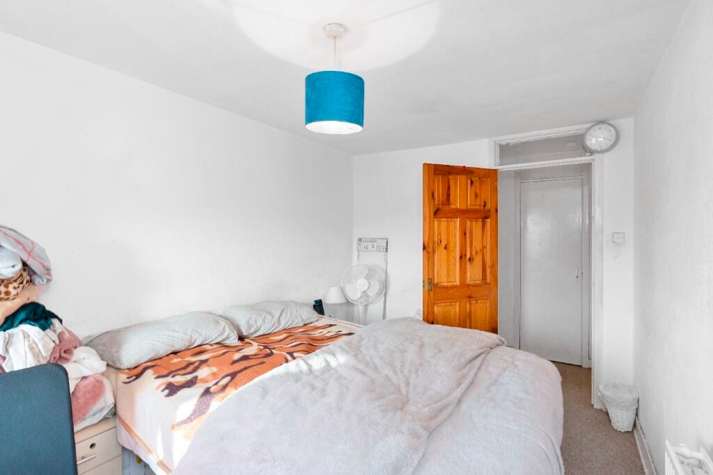 Calder Grove, Edinburgh, EH11 - 18