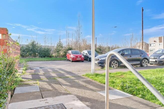 Calder Grove, Edinburgh, EH11 - 24